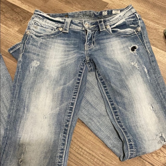 Perfect fit, Slightly distressed miss me jeans - Picture 3 of 4